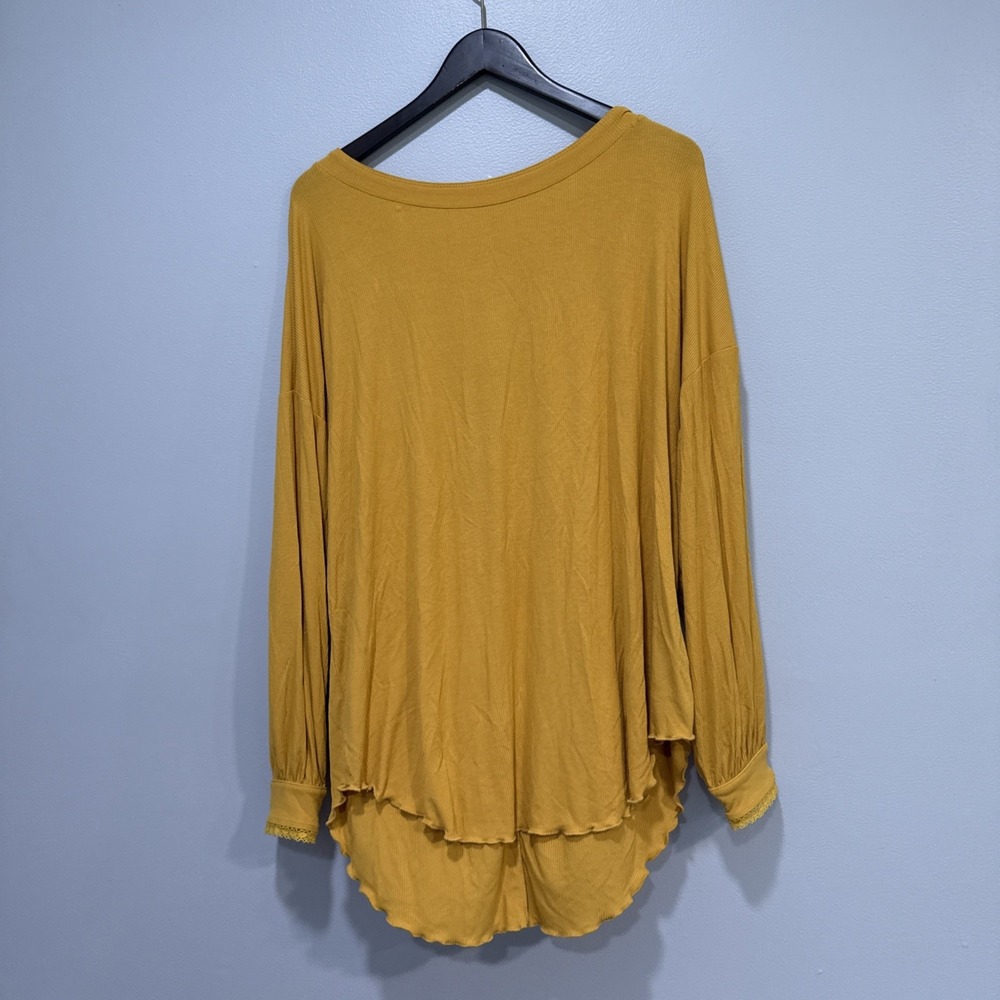 Free People Shimmy Shake Top Size M Untamed Gold Long Sleeve Open Back‎
